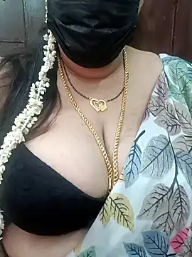 Snapshot of ashikaa_r chatting on 01-23-25, 06:06 ashikaa r online show from 01-23-25, 06:06