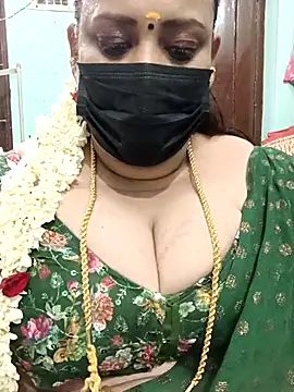 Snapshot of ashikaa_r chatting on 03-17-25, 07:26 ashikaa r online show from 03-17-25, 07:26