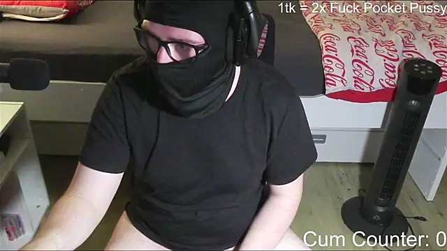 HornyTeenBoy64 online show from 06-14-26, 03:58