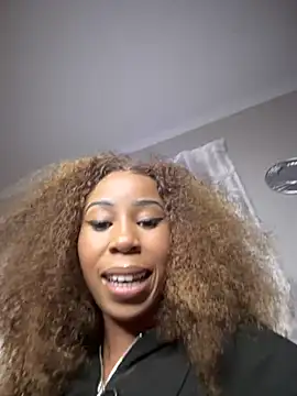 Snapshot of Dime-__ chatting on 02-18-25, 05:42 Dime- online show from 02-18-25, 05:42