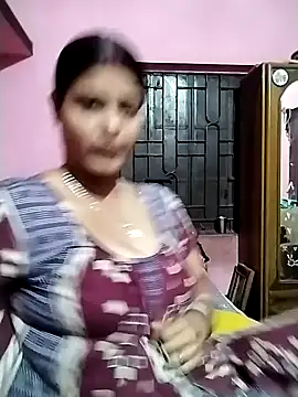 Hot Pakhi online show from 12-19-24, 01:18