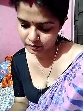 Hot Pakhi online show from 12-20-24, 11:00