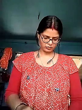 Hot Pakhi online show from 01-08-25, 03:29