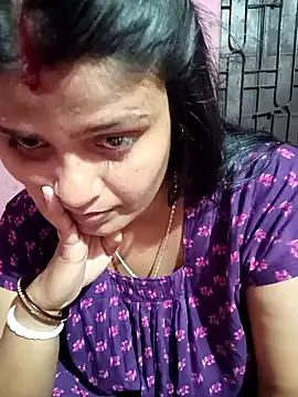 Hot Pakhi online show from 01-13-25, 04:08