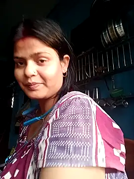 Hot Pakhi online show from 02-23-25, 10:39