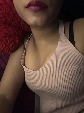 Snapshot of Hot_Goldengirl chatting on 10-10-25, 08:08 Hot Goldengirl online show from 10-10-25, 08:08