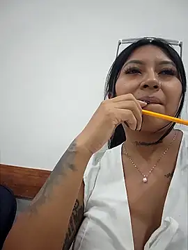 luisa16xxx online show from 04-11-26, 08:35