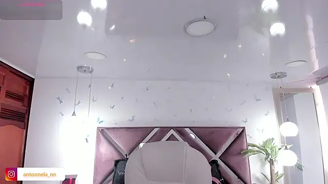  Antonnela  online show from 12-15-25, 02:43