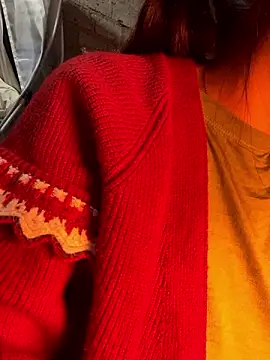 Snapshot of Laura8910 chatting on 12-02-24, 03:04 Laura8910 online show from 12-02-24, 03:04