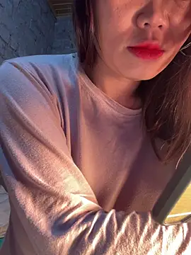 Snapshot of Laura8910 chatting on 12-03-24, 02:14 Laura8910 online show from 12-03-24, 02:14