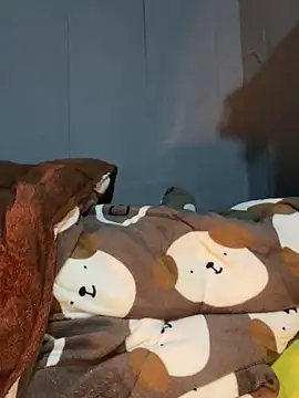 Snapshot of Laura8910 chatting on 12-06-24, 01:00 Laura8910 online show from 12-06-24, 01:00