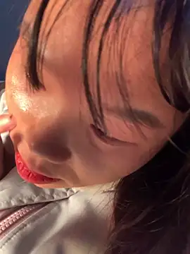 Snapshot of Laura8910 chatting on 12-14-24, 04:42 Laura8910 online show from 12-14-24, 04:42