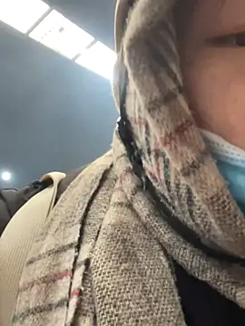 Snapshot of Laura8910 chatting on 01-20-25, 08:19 Laura8910 online show from 01-20-25, 08:19