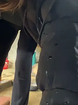 Snapshot of Laura8910 chatting on 01-22-25, 04:13 Laura8910 online show from 01-22-25, 04:13