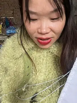 Snapshot of Laura8910 chatting on 02-20-25, 04:18 Laura8910 online show from 02-20-25, 04:18