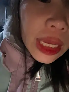 Snapshot of Laura8910 chatting on 02-26-25, 12:14 Laura8910 online show from 02-26-25, 12:14