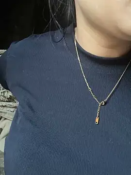 Snapshot of Laura8910 chatting on 03-11-25, 10:40 Laura8910 online show from 03-11-25, 10:40