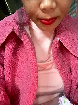 Snapshot of Laura8910 chatting on 10-24-25, 09:38 Laura8910 online show from 10-24-25, 09:38