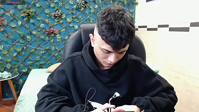 Waturox online show from 02-15-25, 07:06