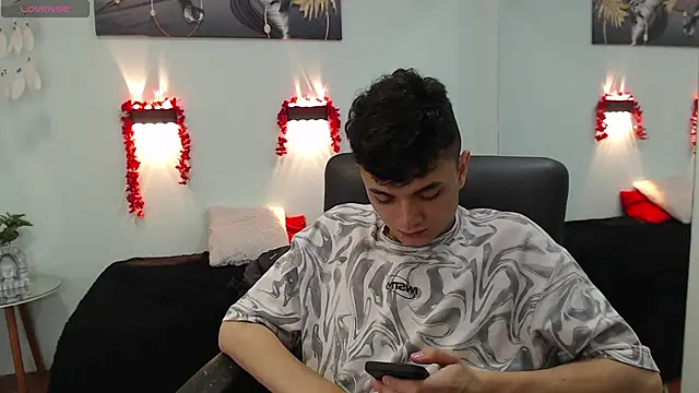 Waturox online show from 02-24-25, 07:41