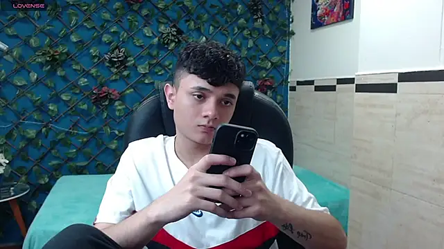 Waturox online show from 03-19-25, 07:06