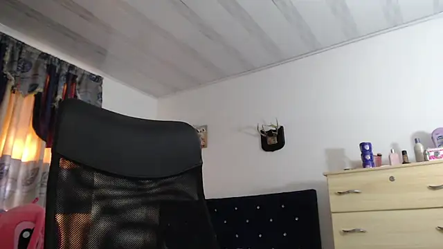 Snapshot of sweet_cutetras22 chatting on 01-20-25, 03:50 sweet cutetras22 online show from 01-20-25, 03:50