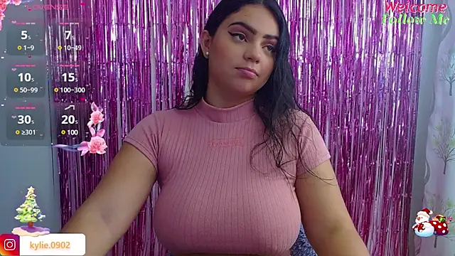 Snapshot of karol_9 chatting on 12-28-24, 03:04 karol 9 online show from 12-28-24, 03:04