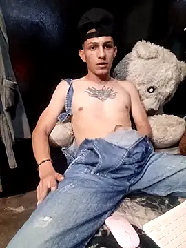 Snapshot of Ale21-345 chatting on 03-01-26, 12:45 Ale21-345 online show from 03-01-26, 12:45