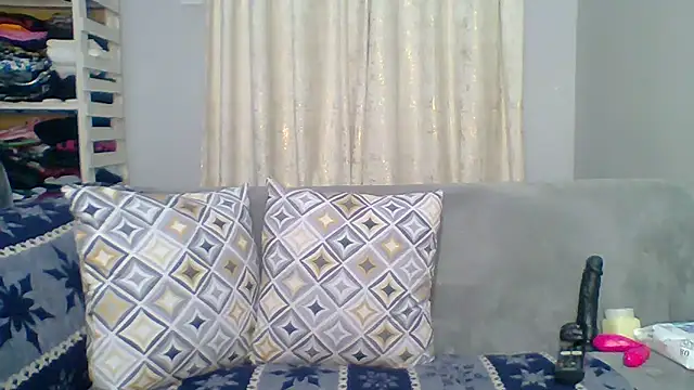 Petite 254 online show from 01-06-26, 12:14