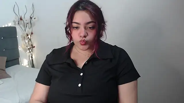 Snapshot of KathyGonzalez chatting on 02-07-25, 04:14 KathyGonzalez online show from 02-07-25, 04:14