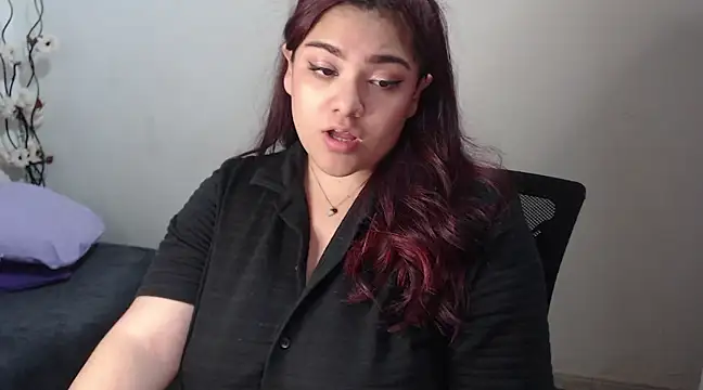 Snapshot of KathyGonzalez chatting on 02-14-25, 03:47 KathyGonzalez online show from 02-14-25, 03:47