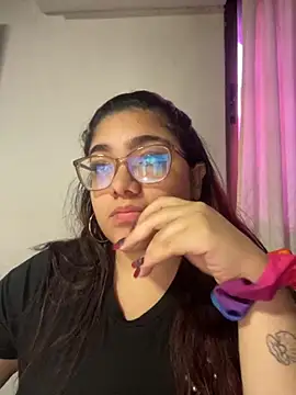 Snapshot of KathyGonzalez chatting on 09-19-25, 11:33 KathyGonzalez online show from 09-19-25, 11:33