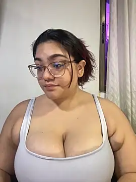 Snapshot of KathyGonzalez chatting on 09-30-25, 11:15 KathyGonzalez online show from 09-30-25, 11:15