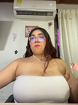 Snapshot of KathyGonzalez chatting on 10-07-25, 10:51 KathyGonzalez online show from 10-07-25, 10:51