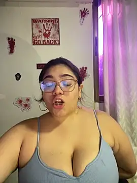 Snapshot of KathyGonzalez chatting on 10-13-25, 11:43 KathyGonzalez online show from 10-13-25, 11:43