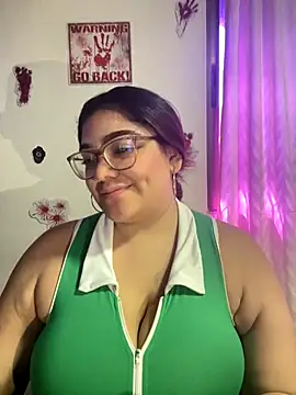 Snapshot of KathyGonzalez chatting on 10-19-25, 01:45 KathyGonzalez online show from 10-19-25, 01:45