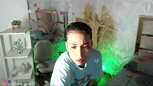 Jonesliam23 online show from 01-05-26, 07:39