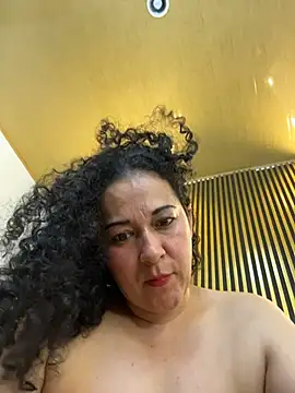 Snapshot of luisa_curli chatting on 06-26-26, 08:30 luisa curli online show from 06-26-26, 08:30