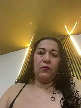 Snapshot of luisa_curli chatting on 07-19-26, 09:07 luisa curli online show from 07-19-26, 09:07