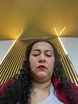 Snapshot of luisa_curli chatting on 07-30-26, 12:20 luisa curli online show from 07-30-26, 12:20