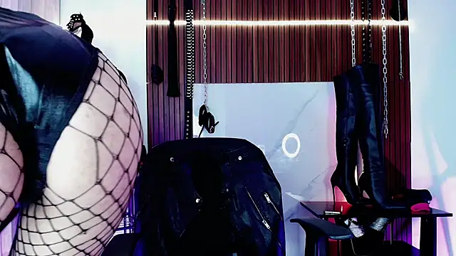 Snapshot of missdarklady chatting on 07-23-26, 12:02 missdarklady online show from 07-23-26, 12:02