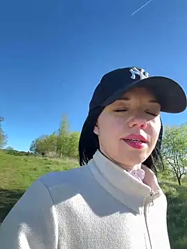 Snapshot of Vanesskaa chatting on 04-29-26, 03:49 Vanesskaa online show from 04-29-26, 03:49