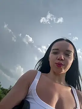 Snapshot of Vanesskaa chatting on 05-26-26, 05:31 Vanesskaa online show from 05-26-26, 05:31