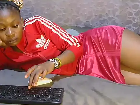 Snapshot of slim_girl02 chatting on 10-13-25, 12:21 slim girl02 online show from 10-13-25, 12:21