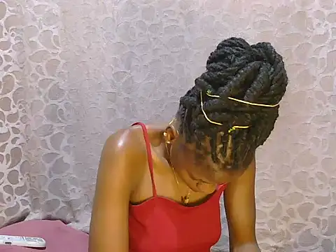 Snapshot of slim_girl02 chatting on 10-14-25, 08:15 slim girl02 online show from 10-14-25, 08:15