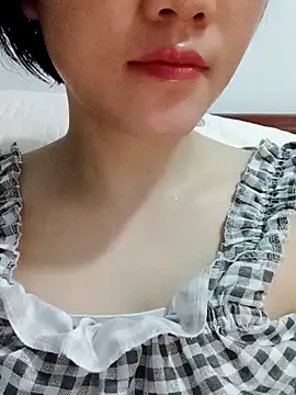  Attractivegirl33 online show from 10-04-25, 12:58