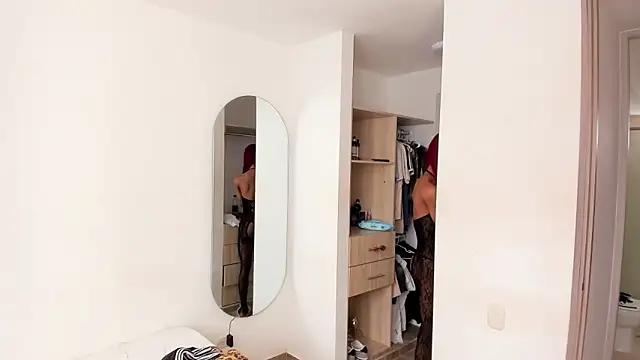 rose scottt online show from 12-16-25, 03:06