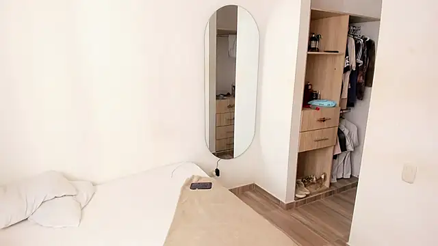 rose scottt online show from 12-18-25, 02:56