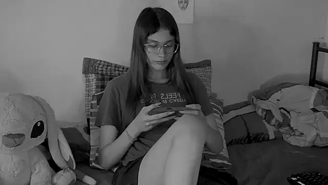 Snapshot of xofix chatting on 12-14-24, 12:01 xofix online show from 12-14-24, 12:01