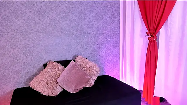 Snapshot of CatrinaRossi chatting on 12-19-24, 07:51 CatrinaRossi online show from 12-19-24, 07:51